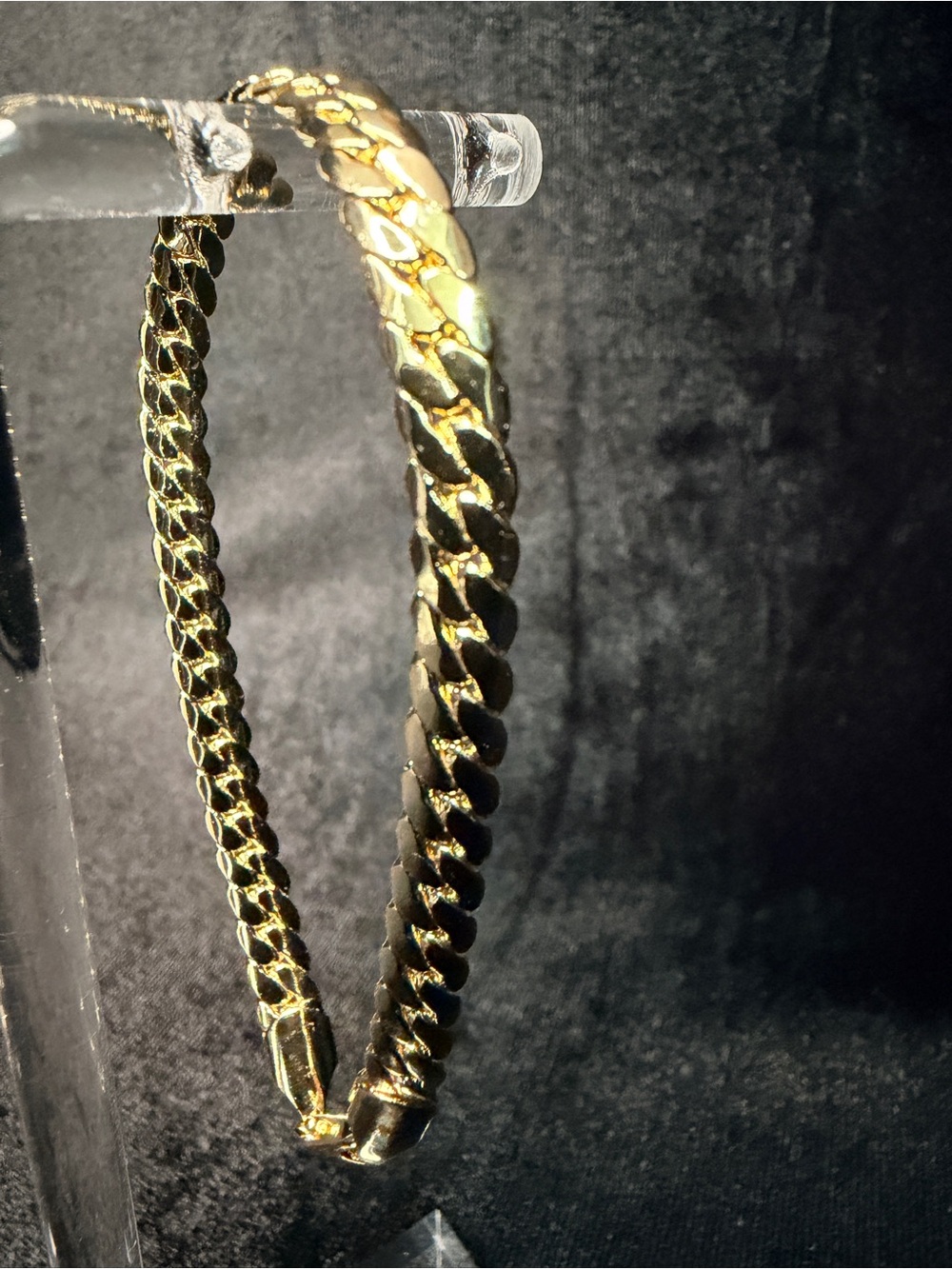 Miami Cuban 7.5in 5.5MM 14K Gold finish bracelet. Elegant! Hypoallergenic